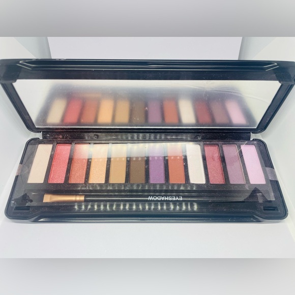 Color Story PWR girl eyeshadow pallette - Picture 1 of 3
